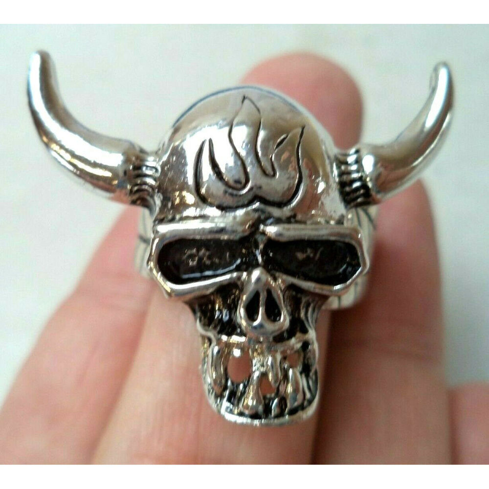 Silver Halloween Demon Skull Horn Spinner ring size 9.5 9 10
